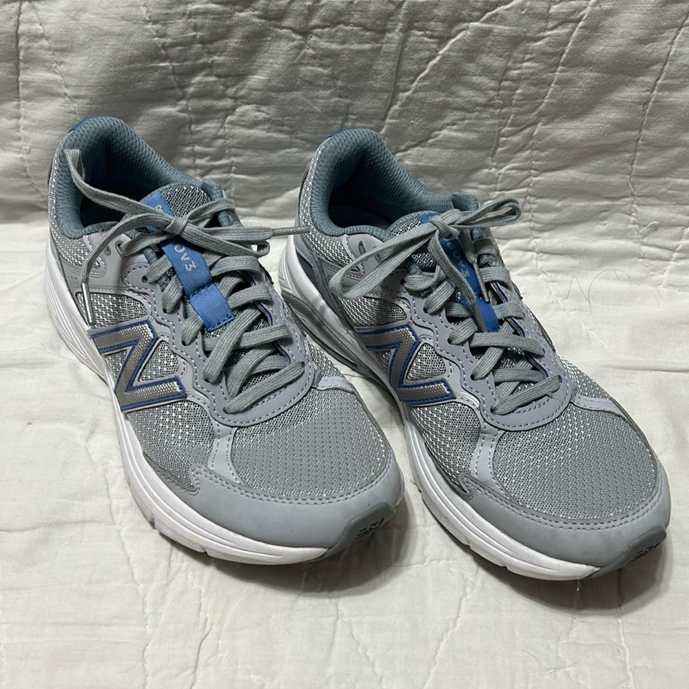 New Balance Women’s Tennis Shoes. Sz 8 1/2
